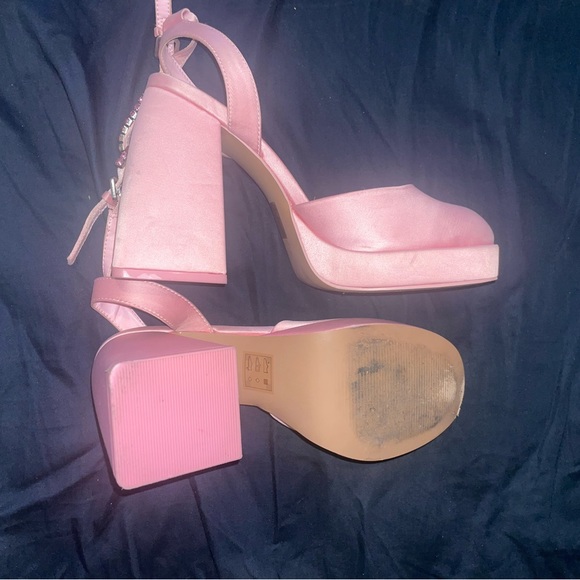 Call it Spring Baby Pink Heels - Picture 4 of 6